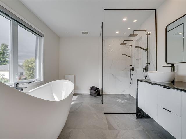 Bath floor drain